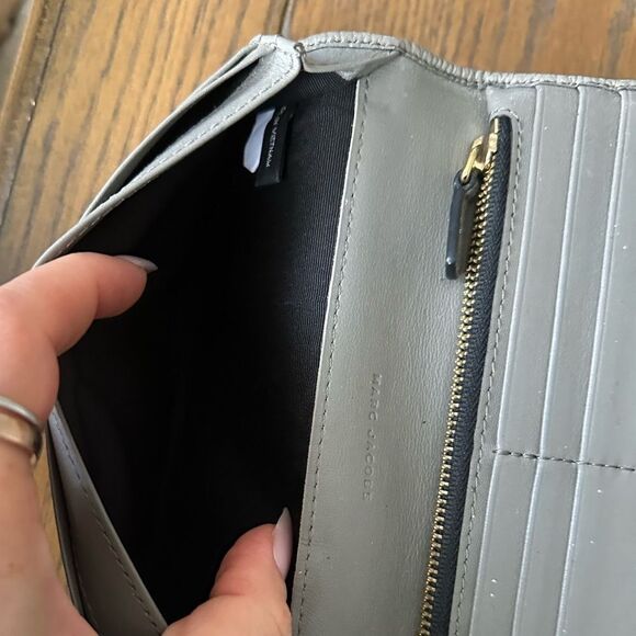 Marc Jacobs Gotham Leather Wallet - Picture 3 of 15